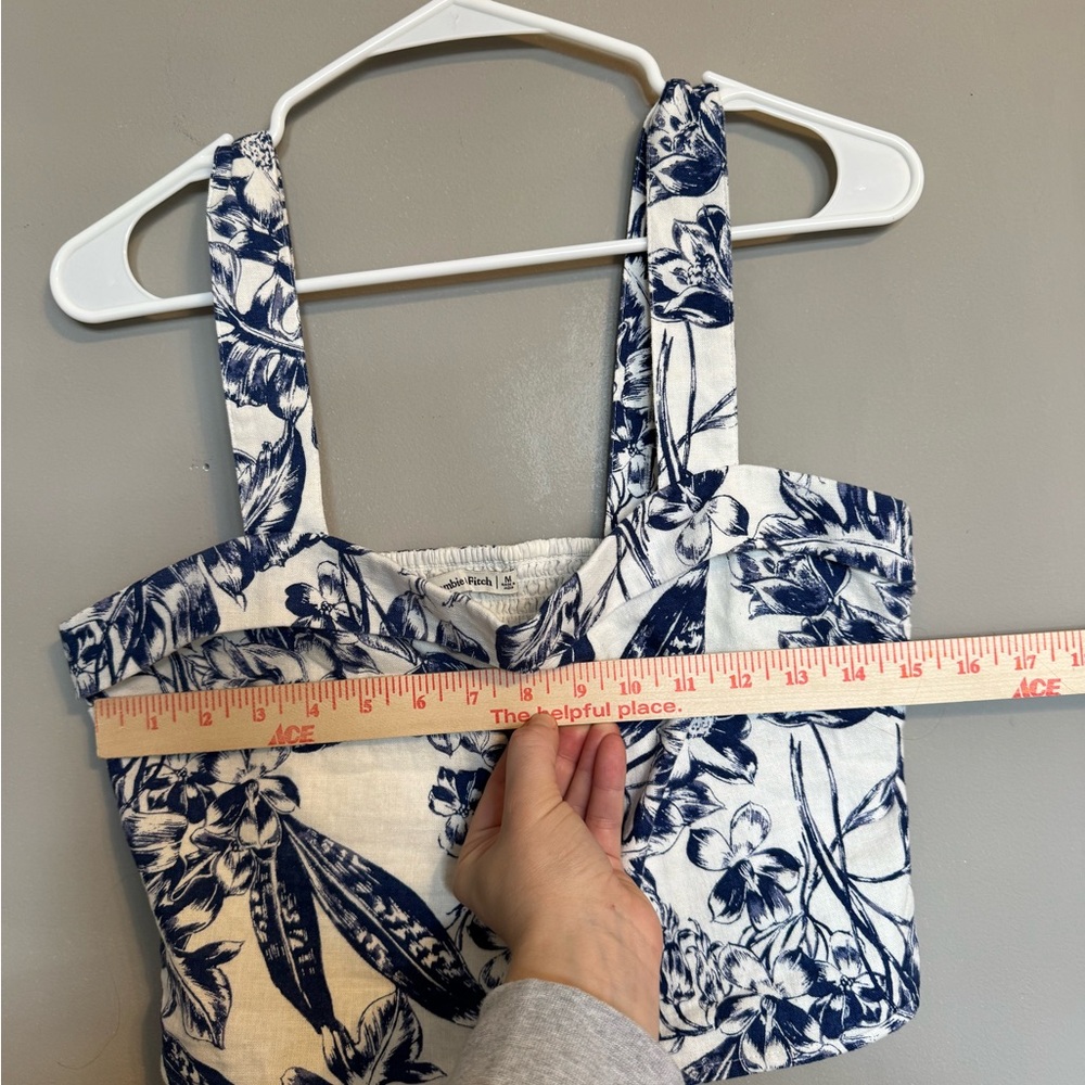 Abercrombie & Fitch Women’s Sweetheart Neck Cropped Print Women's Tank Top - Picture 4 of 10